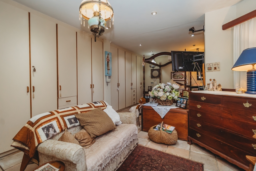 7 Bedroom Property for Sale in Outeniqua Strand Western Cape